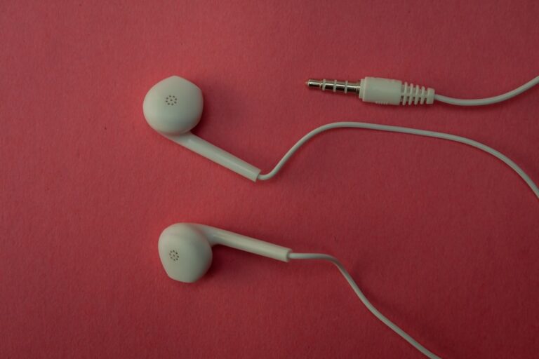 Five Reasons Soundwave Headphones Stand Out from the Competition